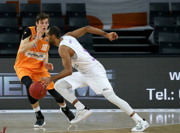 与男队的差 与男队的差