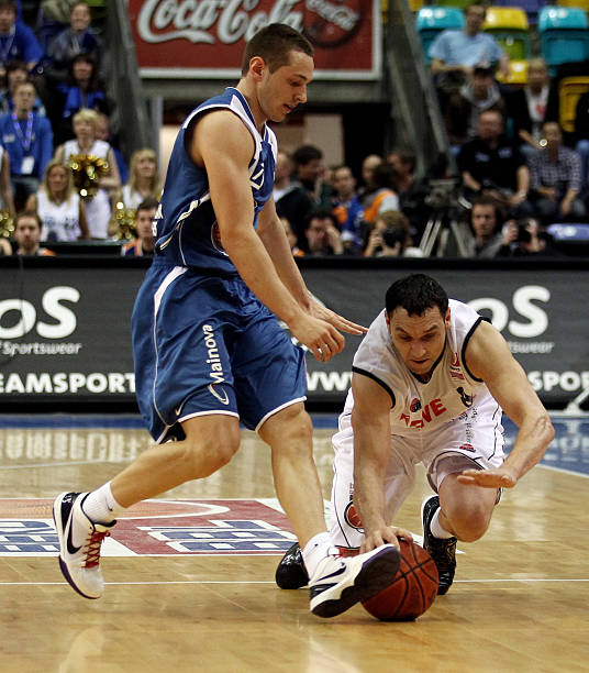 孩子们对篮 孩子们对篮